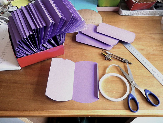 printed paper pillow boxes